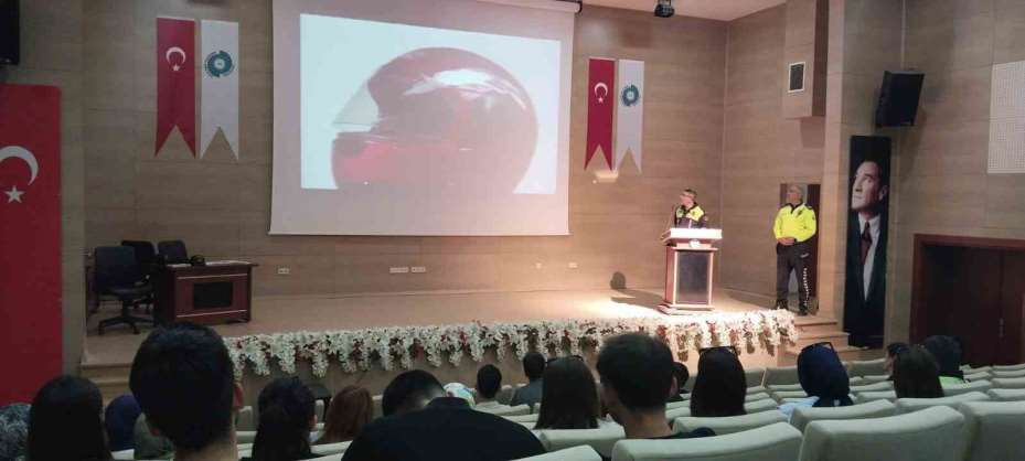 Niğde’de motosiklet kullanıcılarına güvenli sürüş eğitimi verildi