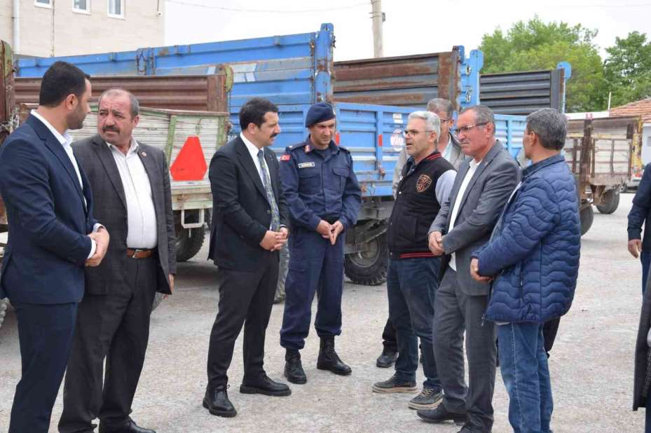 Karapınar’da çiftçilere reflektör dağıtıldı
