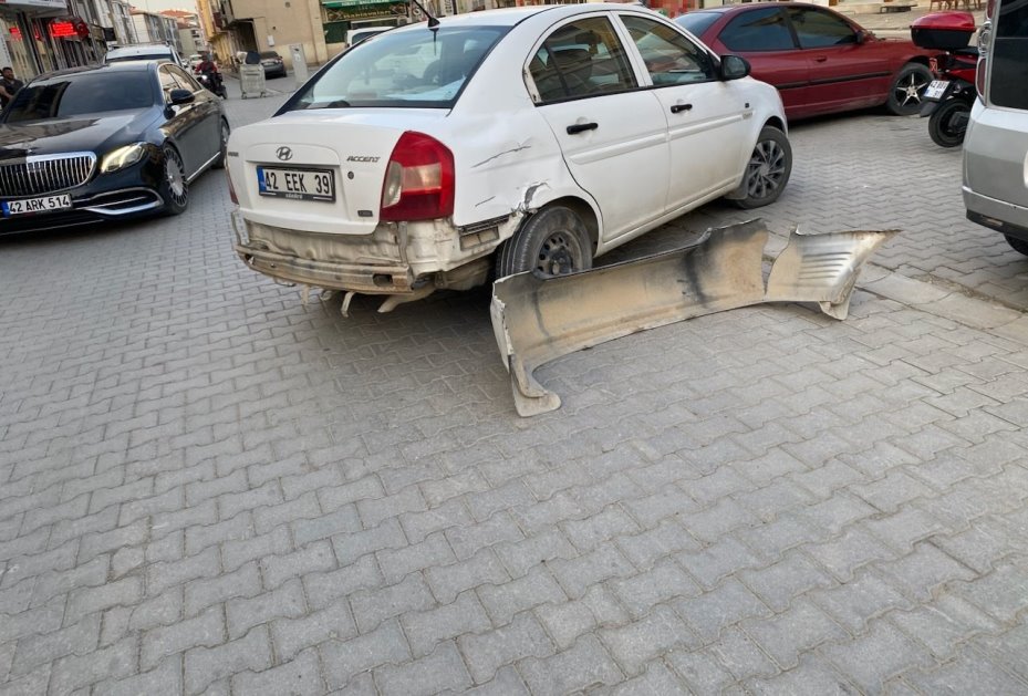 Kulu’da otomobille çarpışan motosikletli yaralandı