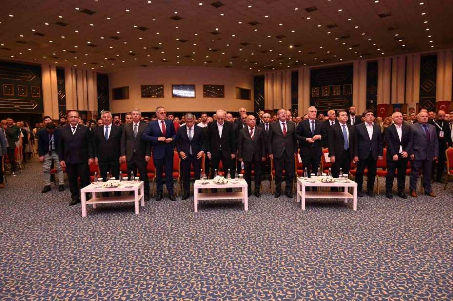 TÜRK-İŞ Genel Başkanı Atalay: "Sendikanın görevi temsil ettiği insanların, işverenlerin ve ülkenin hak ve menfaatini korumak"