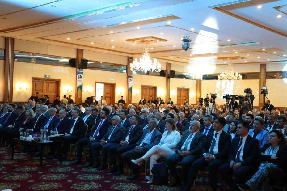 Cumhurbaşkanı Yardımcısı Yılmaz: "Cari açığımızın büyük bir bölümünün enerjiden kaynaklandığını görüyoruz"