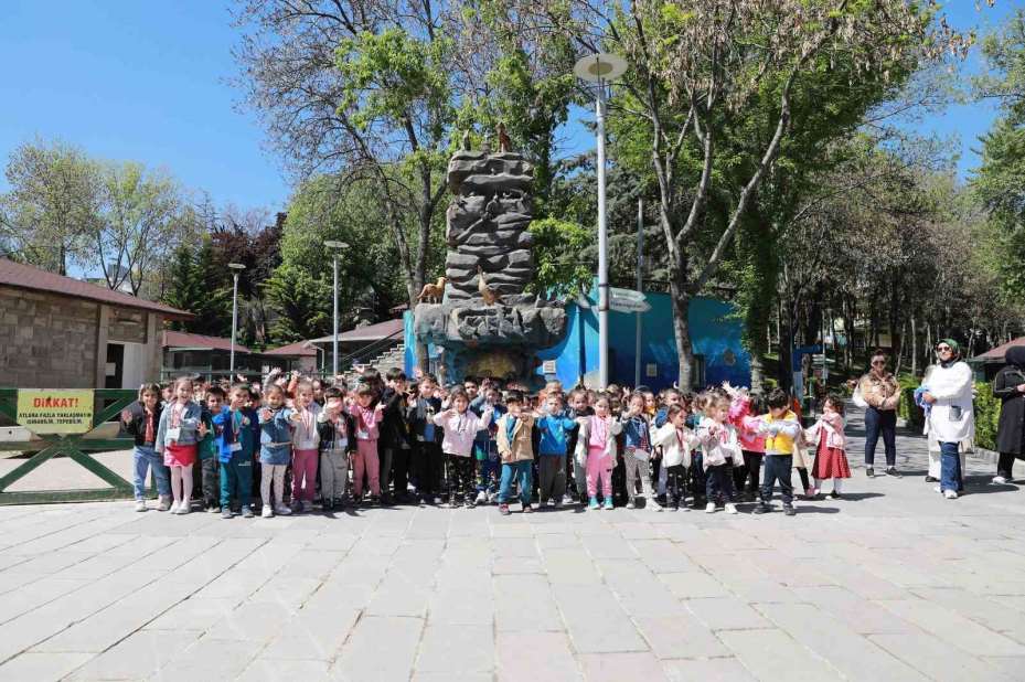Minikler Evcil Hayvan Parkı’nı gezdi
