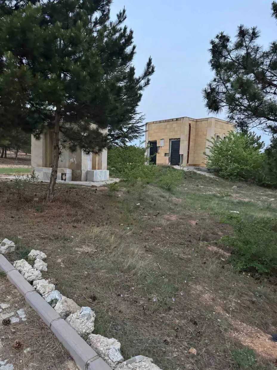 Aşıkpaşa Tabiat Parkı’nın bakımsız hali tepki çekiyor