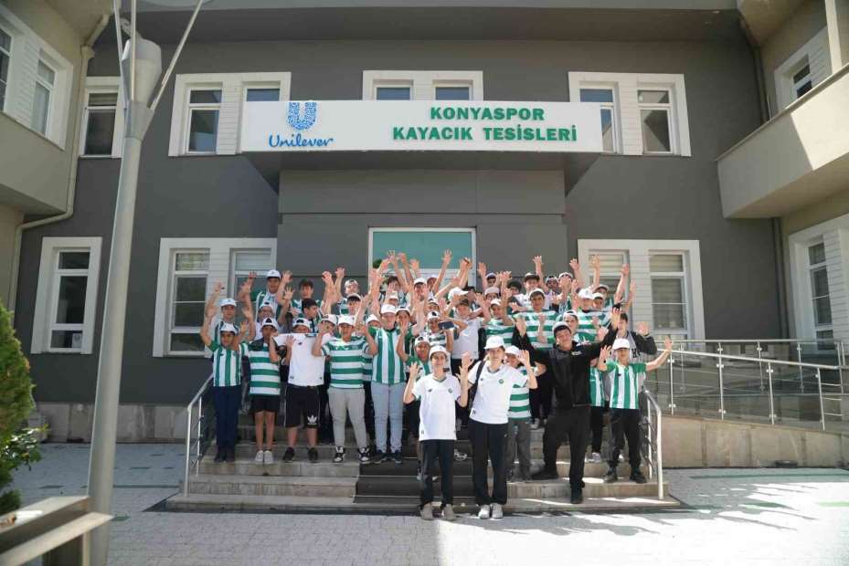 Minik sporseverin talebi yerine getirildi: Konyaspor’la buluştu