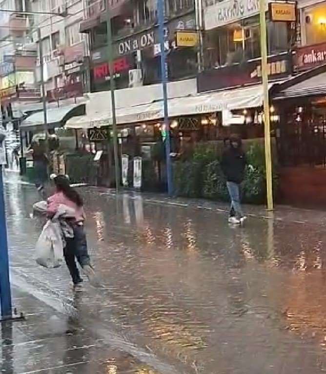Ankara’da sağanak etkili oldu
