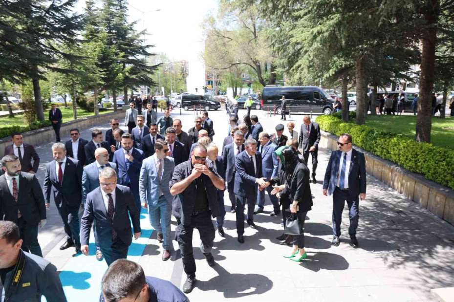 Cumhurbaşkanı Yardımcısı Yılmaz: "Ana muhalefet partisinin tek yaptığı popülizm"