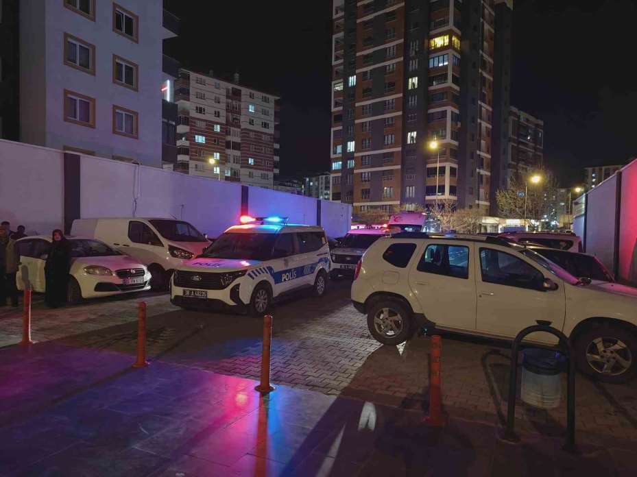 Kayseri’de bıçaklı kavga: 1 yaralı