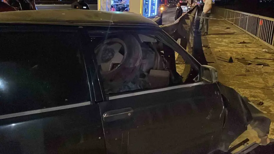 Sivas’ta feci kaza: Tofaş bariyere ok gibi saplandı, sürücüsü yaralandı