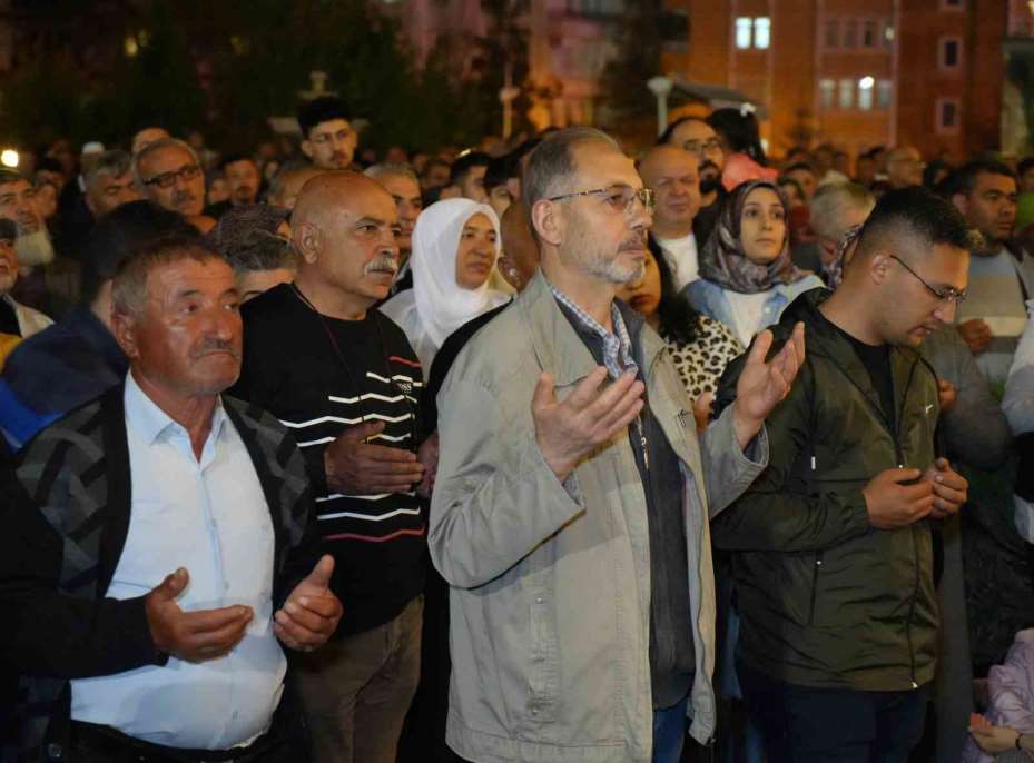 Kırıkkale’de hacı adayları dualarla kutsal topraklara uğurlandı