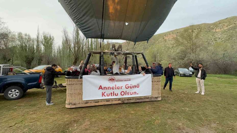 Anneler Günü’nde gökyüzüne uçtular