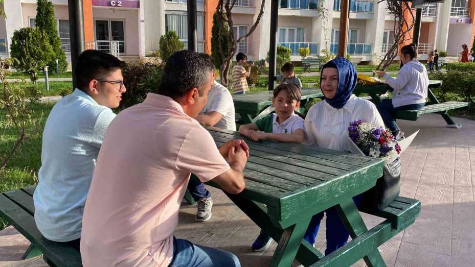 Çocuklarına en iyi şekilde bakıyor, başarılı bir avukat olmak istiyor