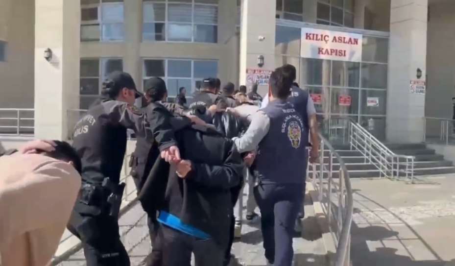 Konya Polisinden dolandırıcılara 10 ilde operasyon: 13 tutuklama