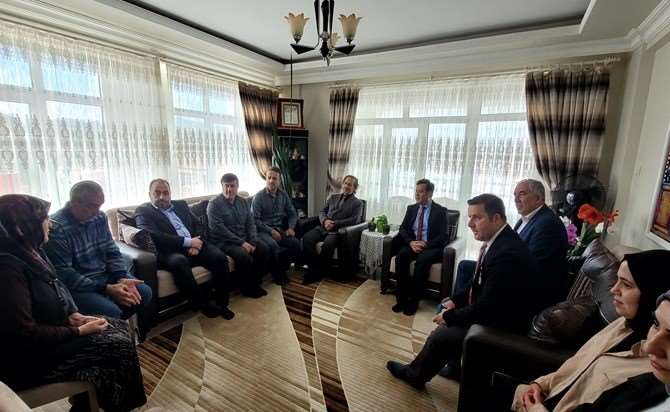 Beyşehir’de şehit annelerine ‘Anneler günü’ ziyareti