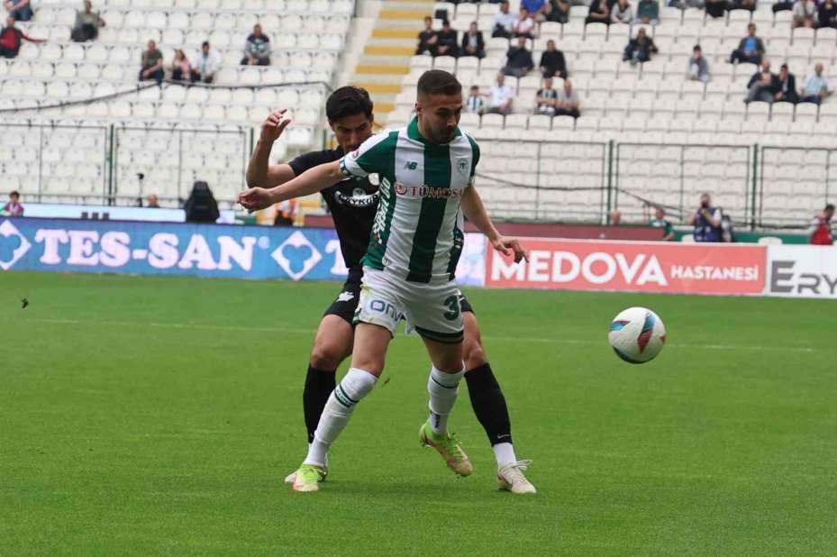 Trendyol Süper Lig: Konyaspor: 0 - Çaykur Rizespor 0 (İlk yarı)