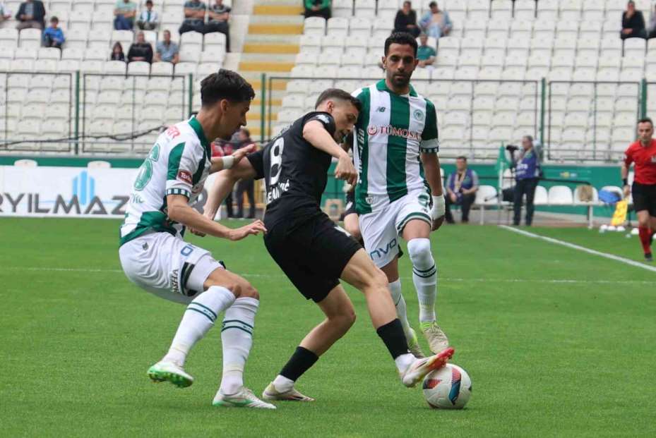 Trendyol Süper Lig: Konyaspor: 0 - Çaykur Rizespor 0 (İlk yarı)