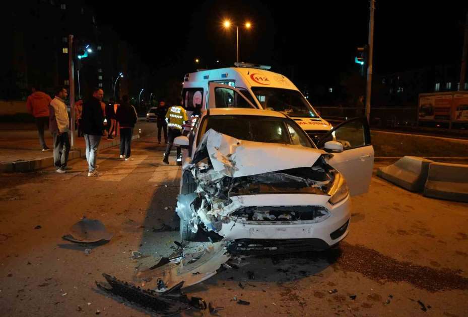 Kırıkkale’de zincirleme trafik kazası: 2 yaralı