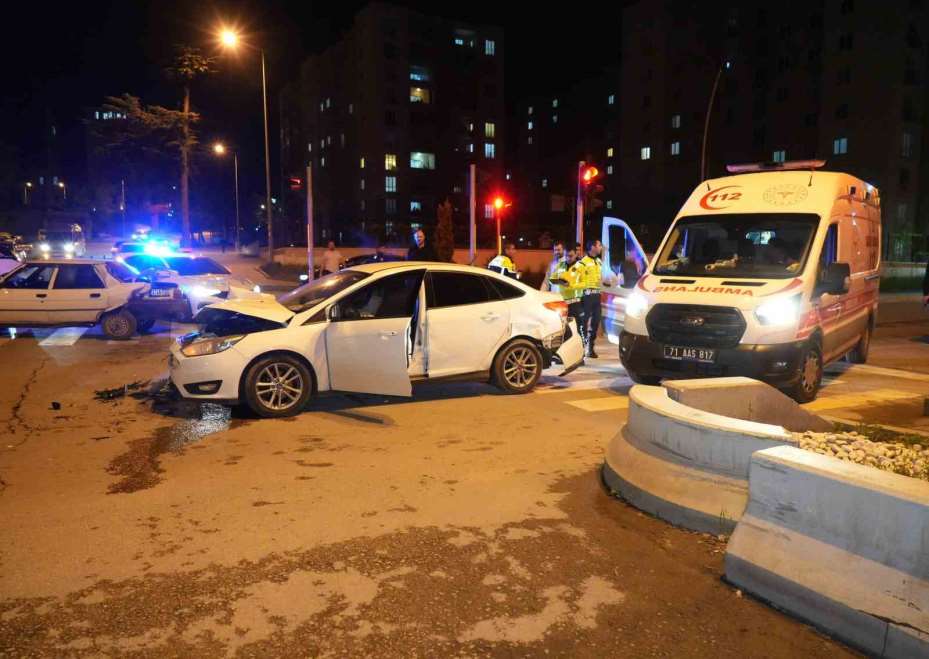 Kırıkkale’de zincirleme trafik kazası: 2 yaralı