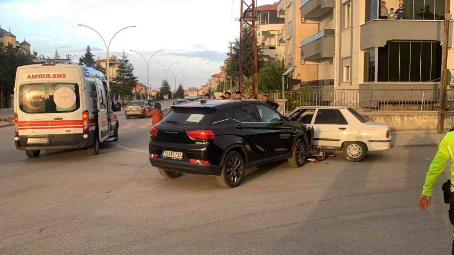 Cipin çarptığı motosikletin sürücüsü canını son anda kurtardı