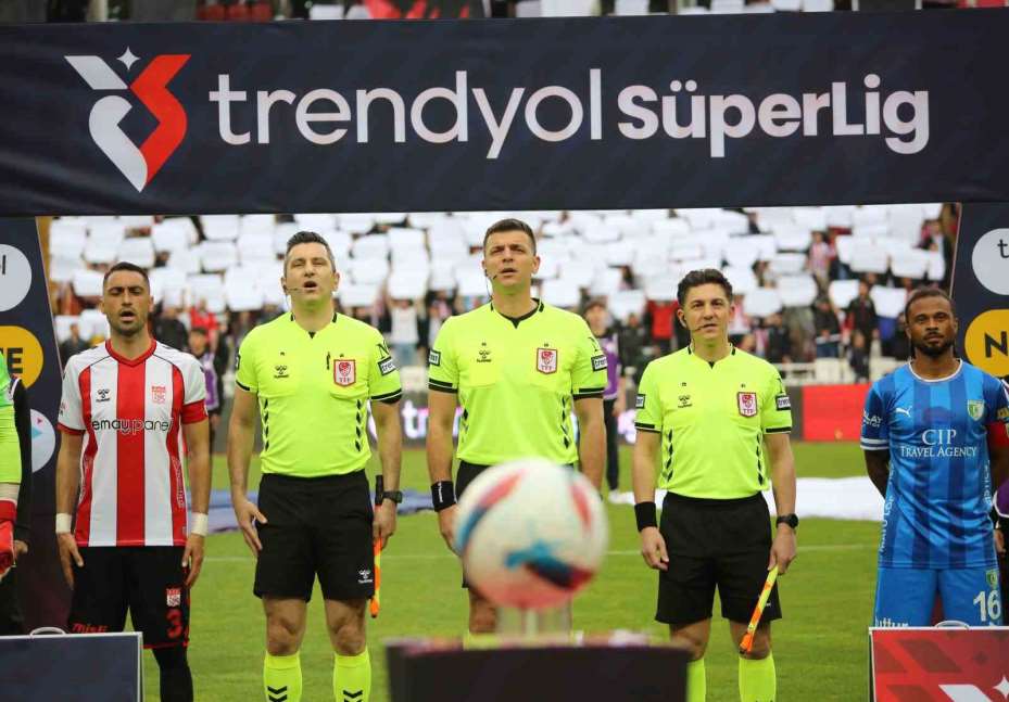 Trendyol Süper Lig: Sivasspor: 0 - Bodrum FK: 0 (İlk yarı)