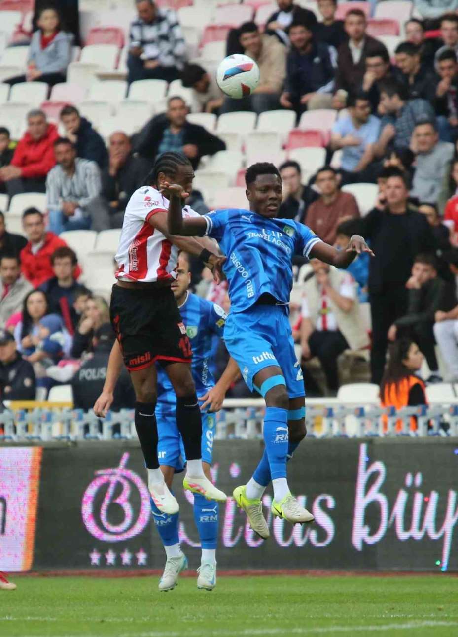 Trendyol Süper Lig: Sivasspor: 0 - Bodrum FK: 0 (İlk yarı)