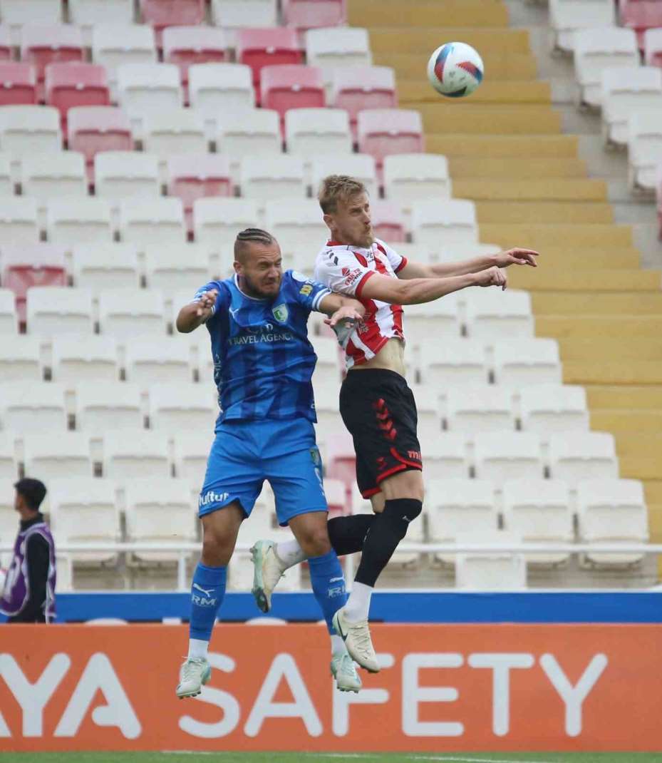 Trendyol Süper Lig: Sivasspor: 0 - Bodrum FK: 0 (İlk yarı)