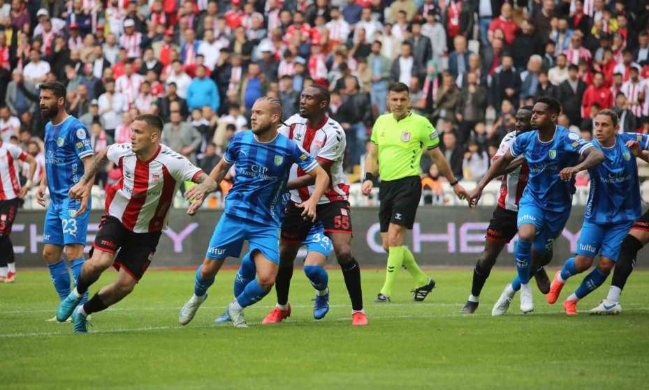 Trendyol Süper Lig: Sivasspor: 0 - Bodrum FK: 0 (İlk yarı)