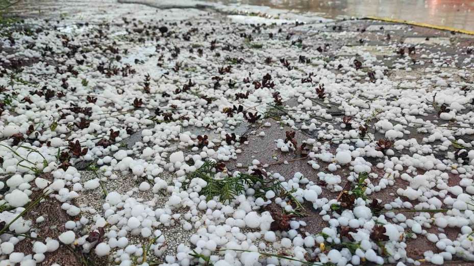 Yozgat’ta ceviz büyüklüğünde dolu yağdı