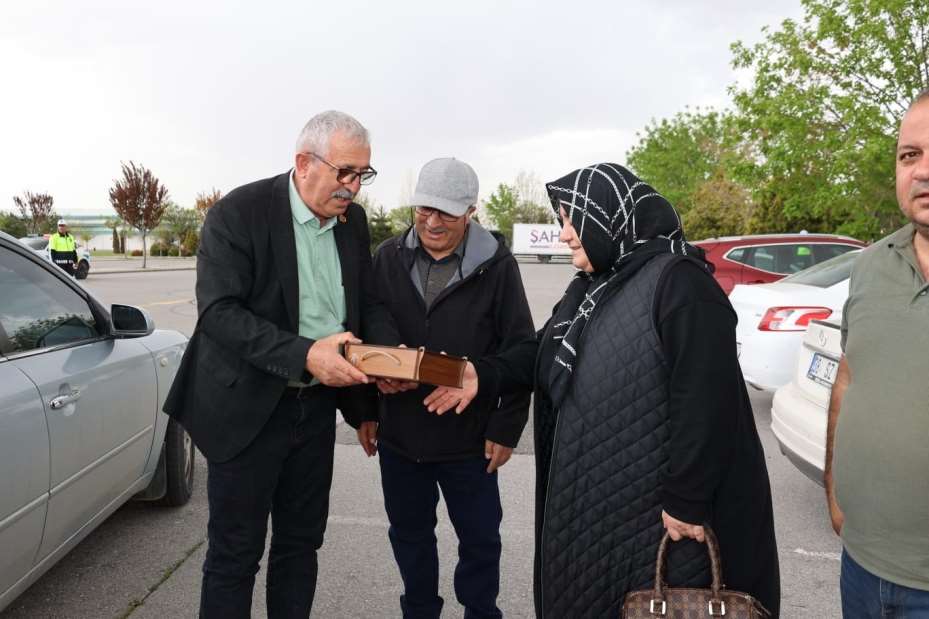 Başkan Metin şehit annelerini unutmadı