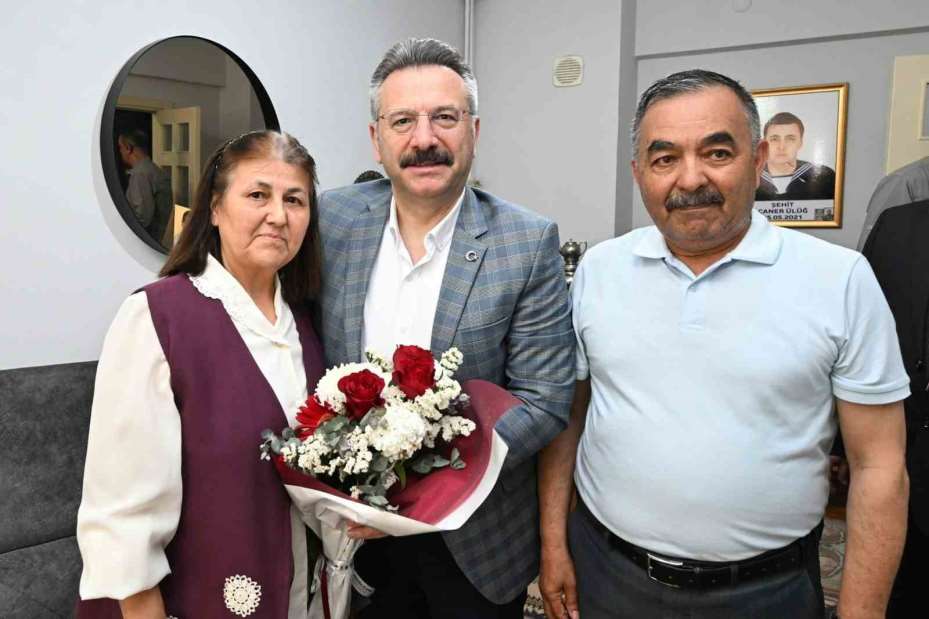 Vali Aksoy’dan Anneler Günü’nde şehit annesine ziyaret