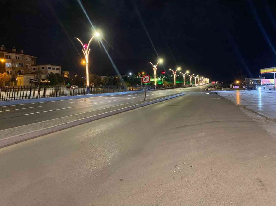 Ankara’da motosiklet trafik levhasına çarptı: 2 ölü