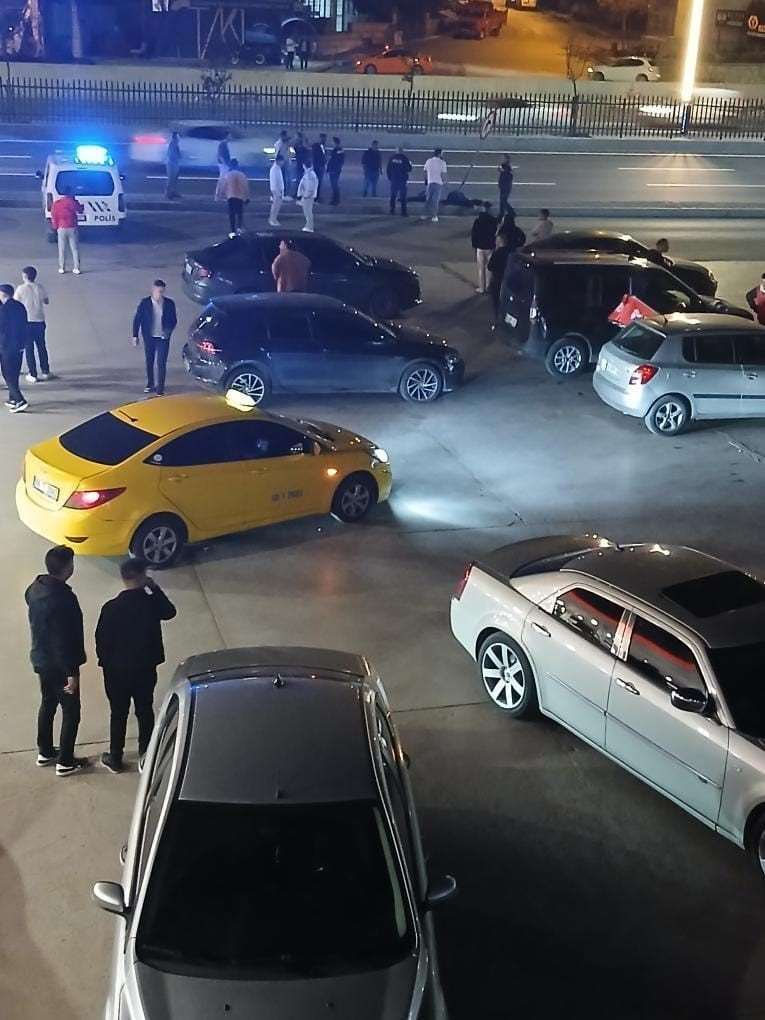 Ankara’da motosiklet trafik levhasına çarptı: 2 ölü