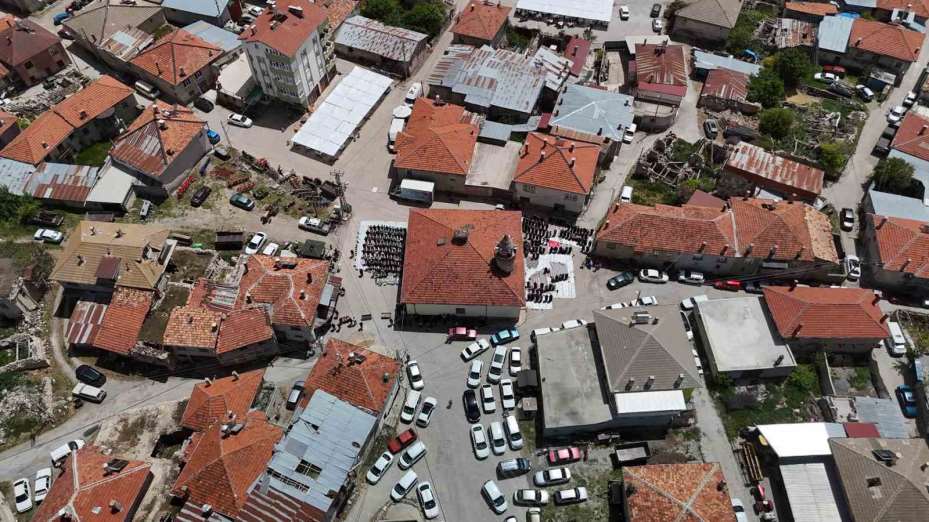 Beyşehir ve Derbent’te çiftçiler yağmur duasında buluştu