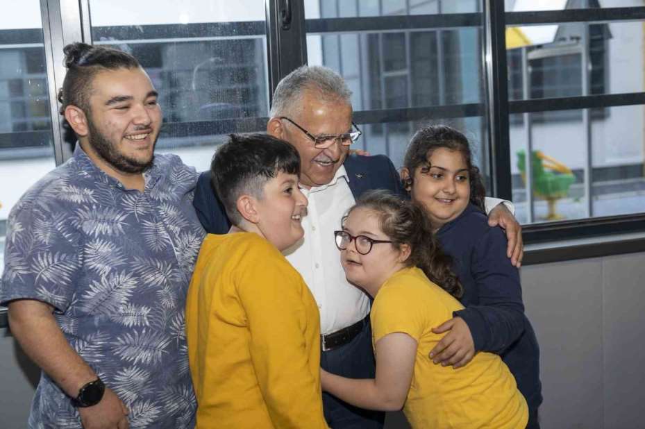 Başkan Büyükkılıç, engelliler için özel hizmetleri sıraladı