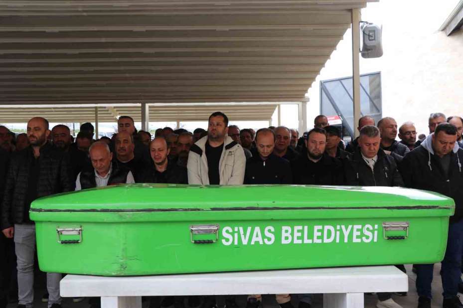 Metrobüs kazasında hayatını kaybeden Ebru Heper defnedildi