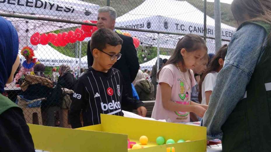 Özel bireyler düzenlenen festivalle sosyalleşti