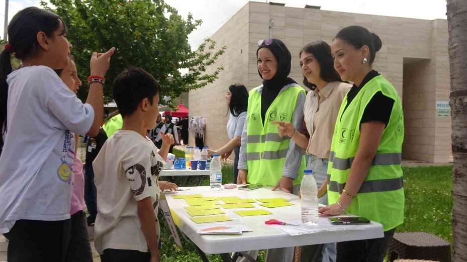 Özel bireyler düzenlenen festivalle sosyalleşti