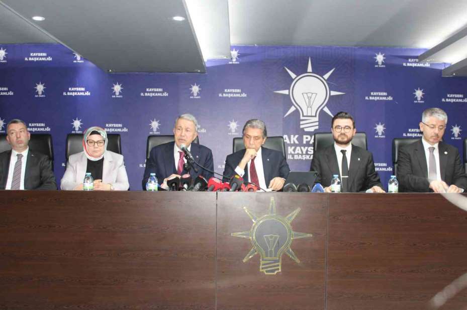 AK Parti Genel Başkan Yardımcısı Demir: "Bizim yerel yönetimler anlayışımız her şeyden önce saha belediyeciliğidir. Makam, mevkii, masa belediyeciliği ile bir alakamız yoktur"