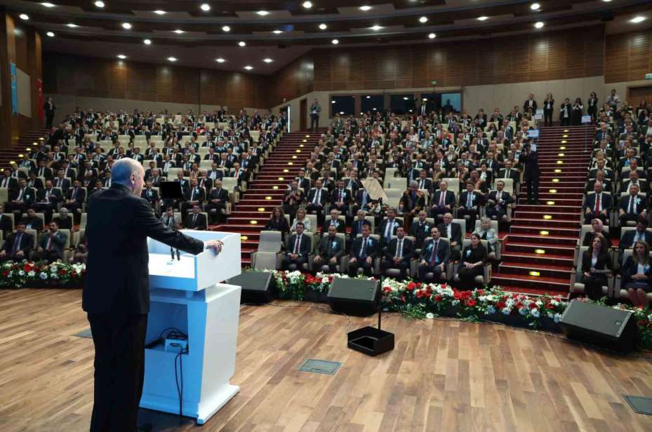 Cumhurbaşkanı Erdoğan: "Kendini devletten üstün görenlerin tepelerine binmeye devam edeceğiz"