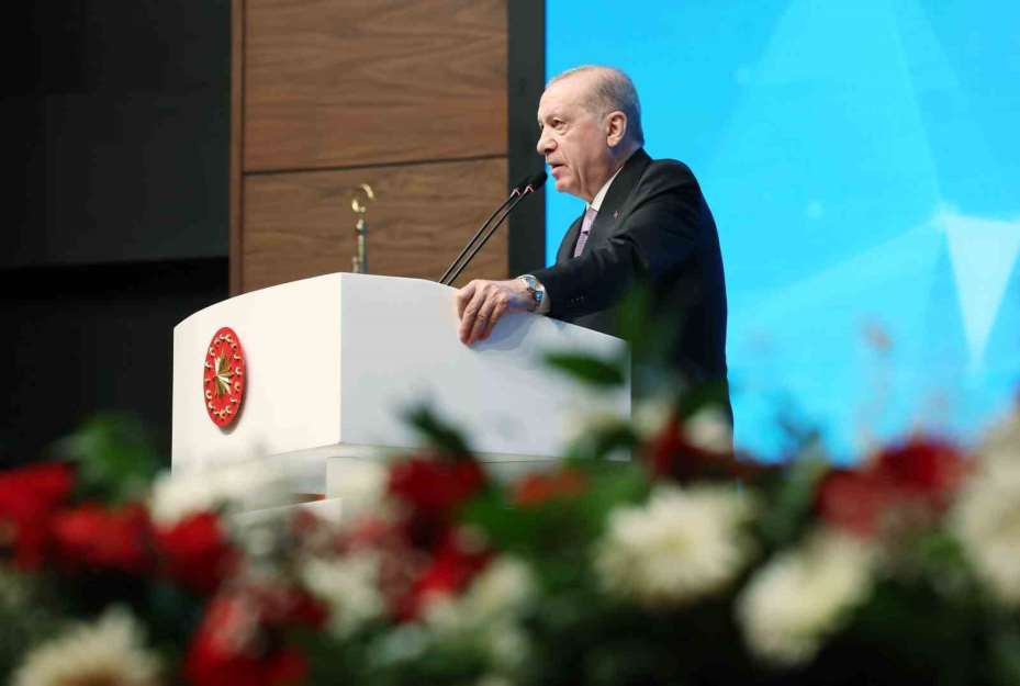 Cumhurbaşkanı Erdoğan: "Kendini devletten üstün görenlerin tepelerine binmeye devam edeceğiz"