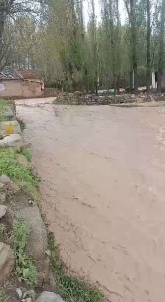 Sivas’ta dere taştı, köyün sokakları nehre döndü