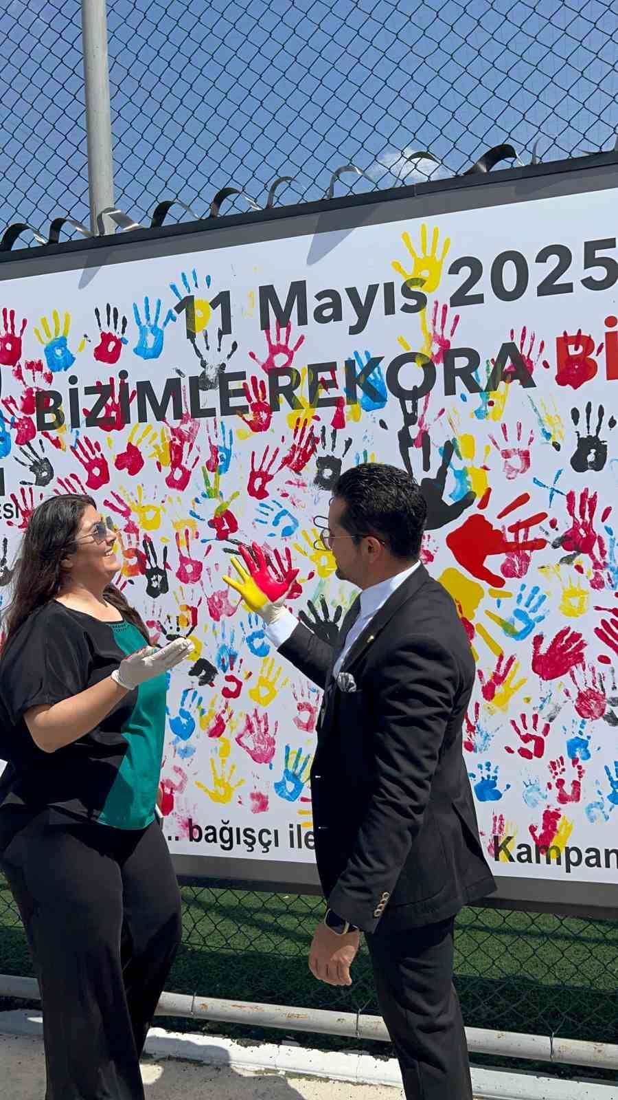 Liseli gençlerden kan bağışı rekoru