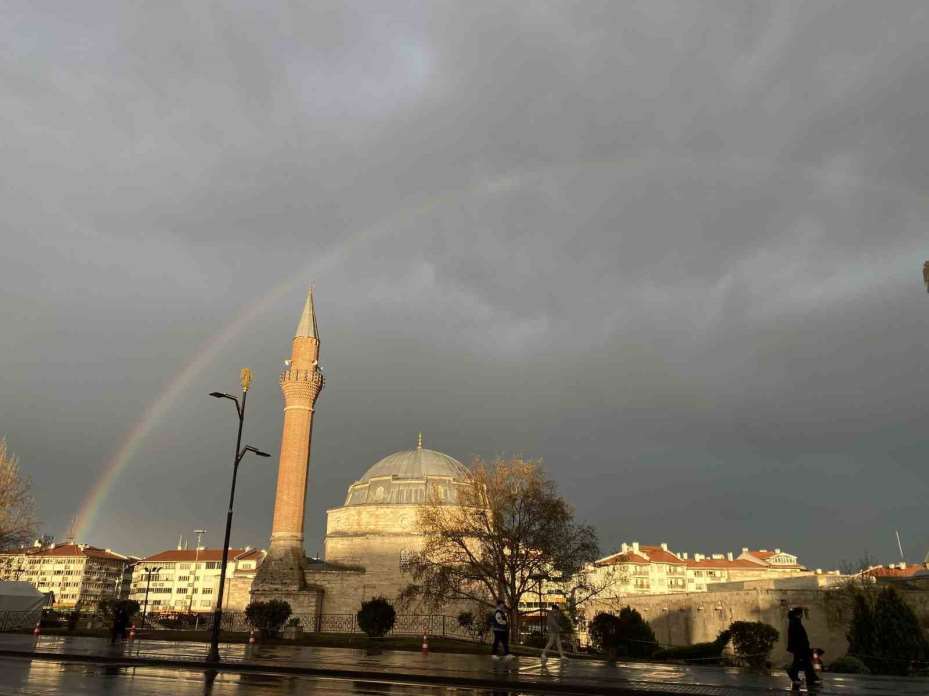 Sivas’ta sağanak sonrası gökkuşağı şöleni
