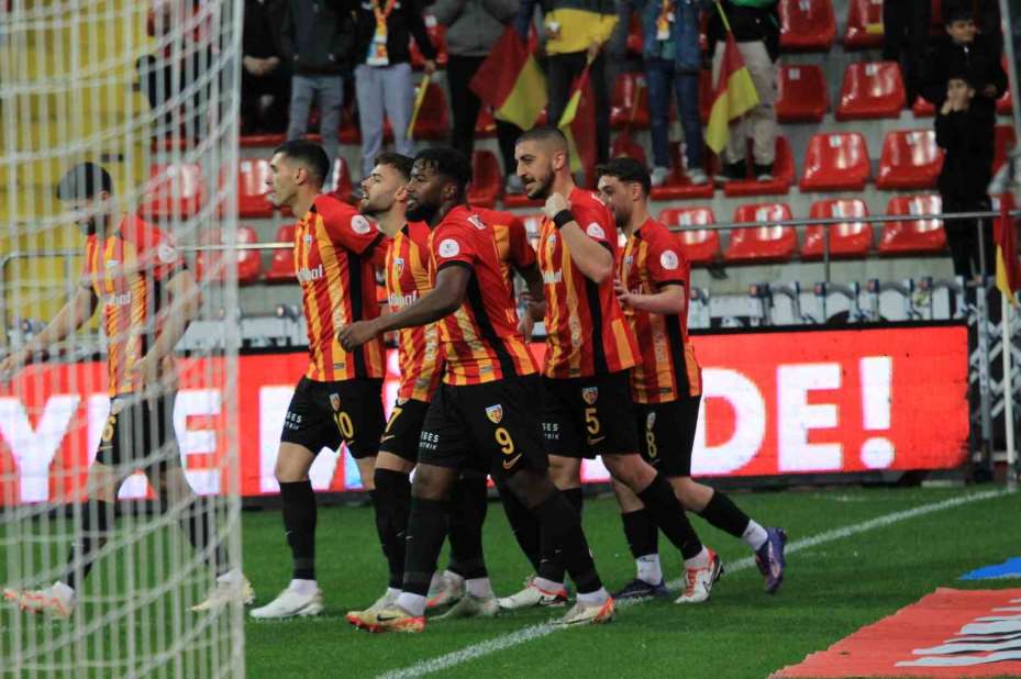 Trendyol Süper Lig: Kayserispor: 3 - Antalyaspor: 1 (Maç sonucu)