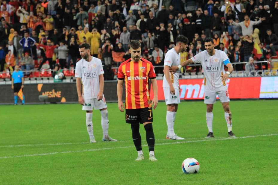 Trendyol Süper Lig: Kayserispor: 3 - Antalyaspor: 1 (Maç sonucu)