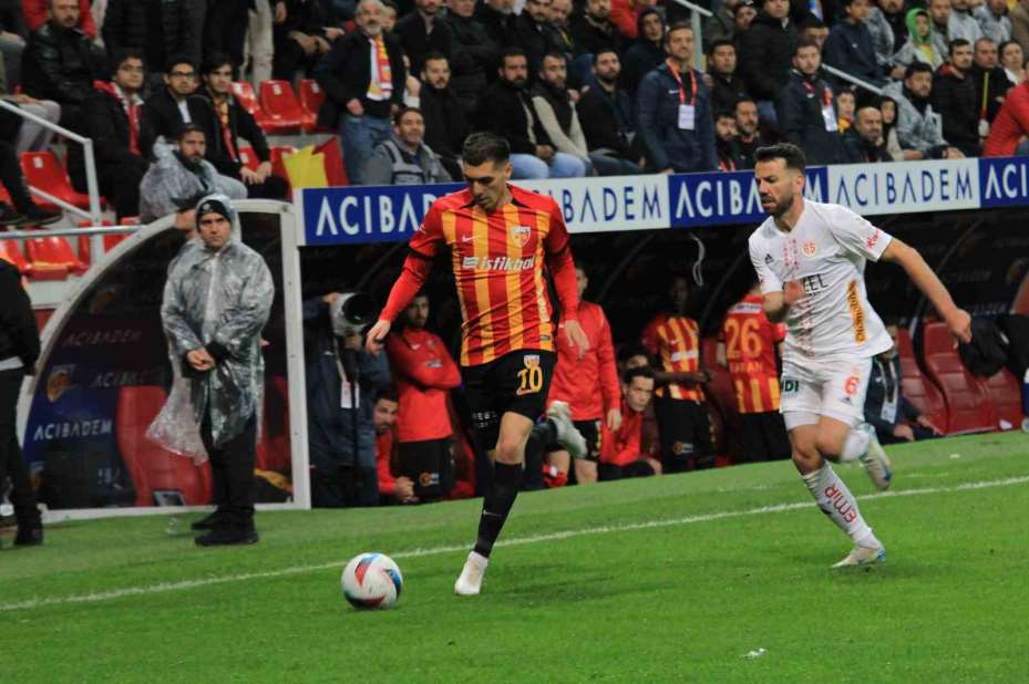 Trendyol Süper Lig: Kayserispor: 3 - Antalyaspor: 1 (Maç sonucu)
