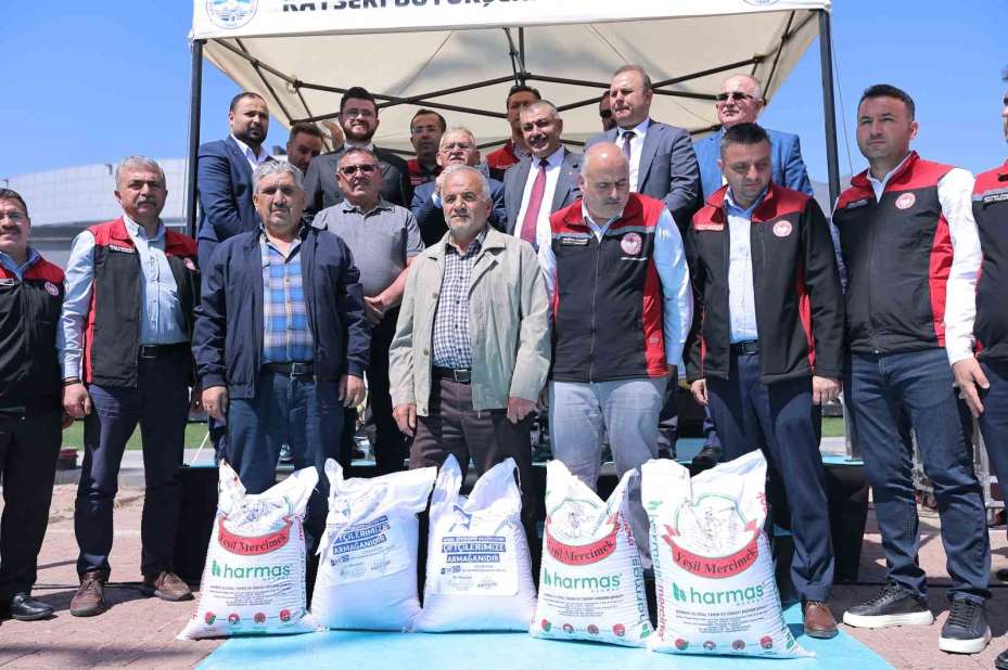 Başkan Büyükkılıç’tan üreticilere dev tohum desteği: 6 yılda 3 bin 992 ton tohum dağıtıldı