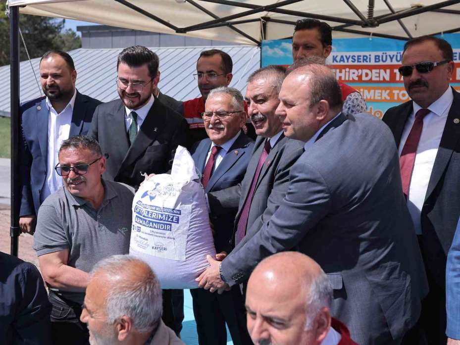 Başkan Büyükkılıç’tan üreticilere dev tohum desteği: 6 yılda 3 bin 992 ton tohum dağıtıldı