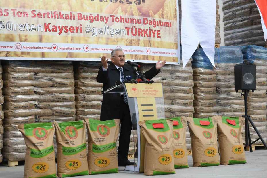 Başkan Büyükkılıç’tan üreticilere dev tohum desteği: 6 yılda 3 bin 992 ton tohum dağıtıldı