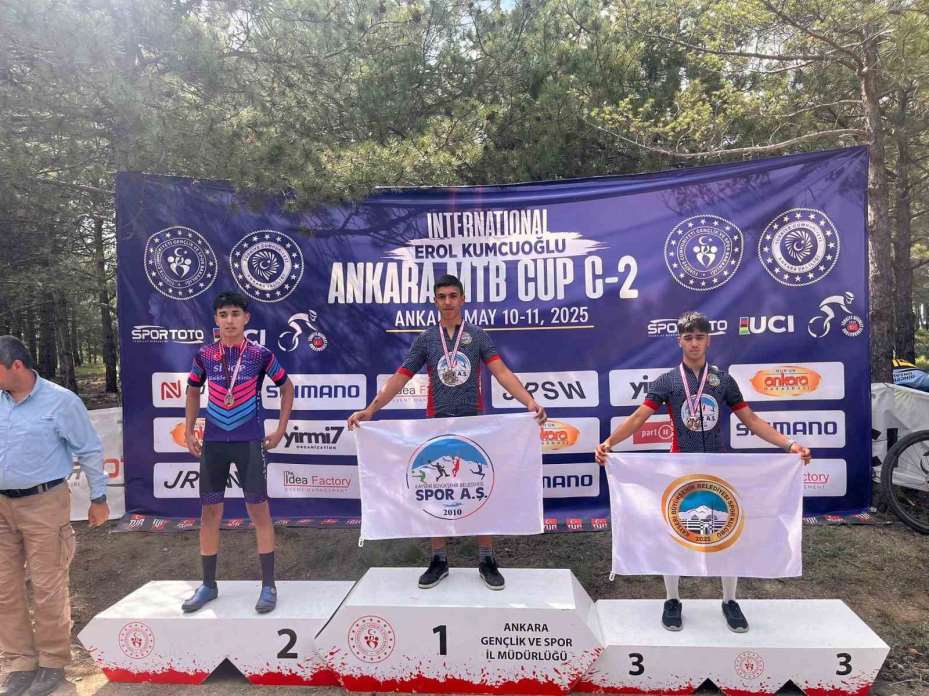 Bisiklette Kayseri’ye iki madalya