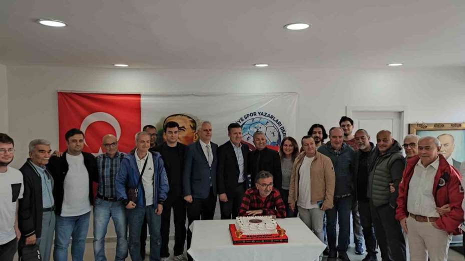 Gençlerbirliği Teknik Direktörü Eroğlu: "Bizim yerimiz Süper Lig’dir, bunu başardığımız için çok mutluyuz"
